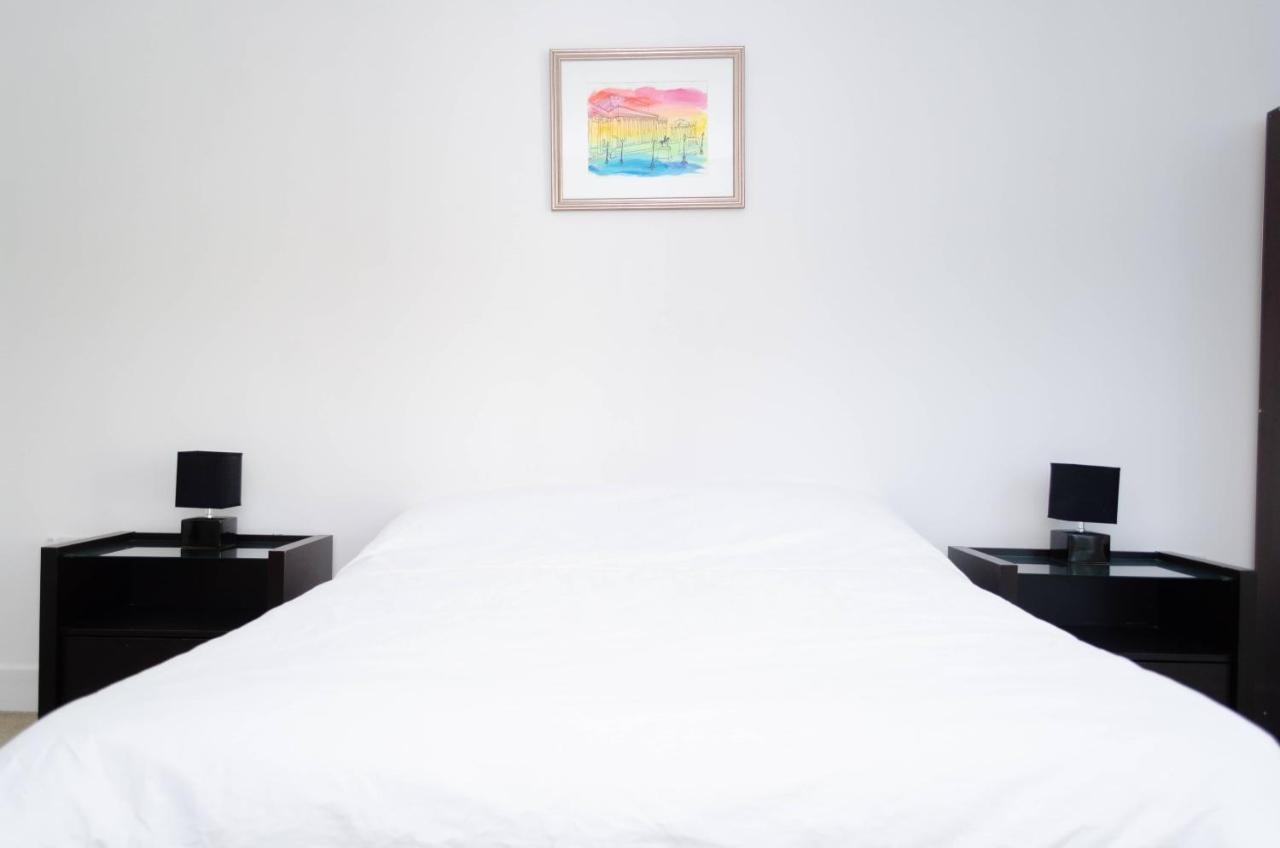 Serviced Apartment In Liverpool City Centre - Free Parking - Balcony - By Happy Days Exterior foto